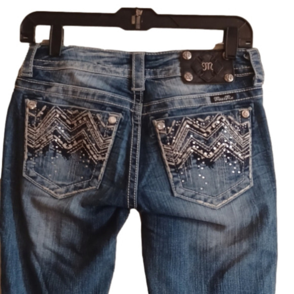 Miss Me size 26 bootcut jeans. Some whisking. Great white stitching.Bling! - Picture 4 of 11